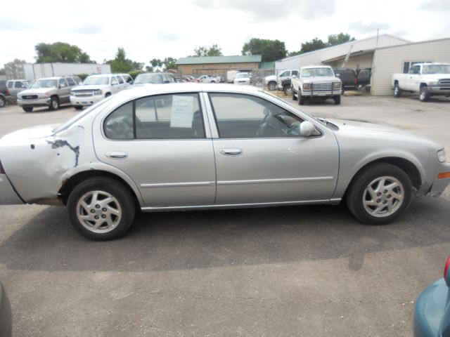 1998 Nissan Maxima 3.0 Quattro