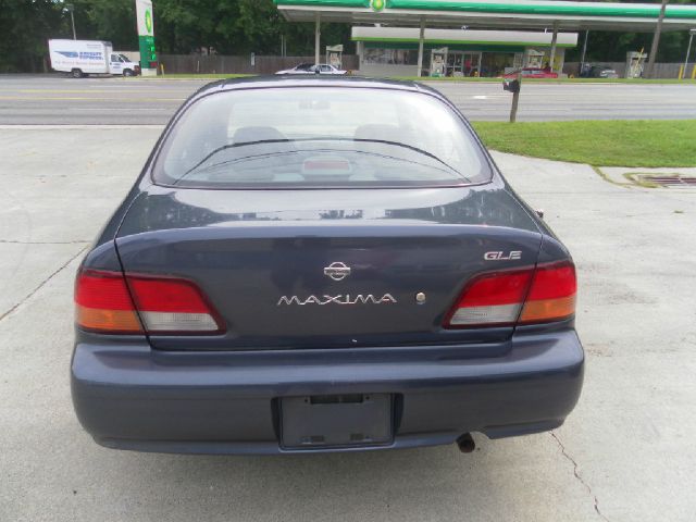 1999 Nissan Maxima 3.0 Quattro