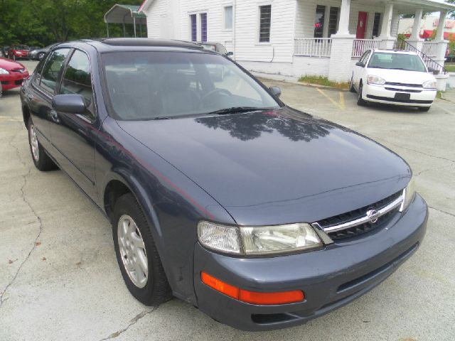 1999 Nissan Maxima 3.0 Quattro