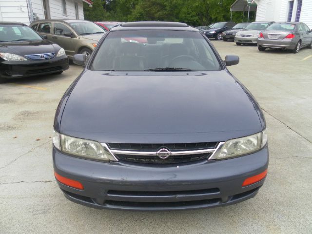 1999 Nissan Maxima 3.0 Quattro