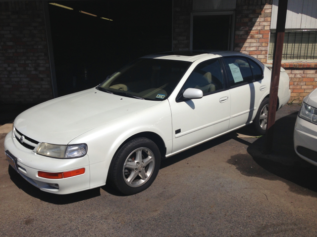 1999 Nissan Maxima SE