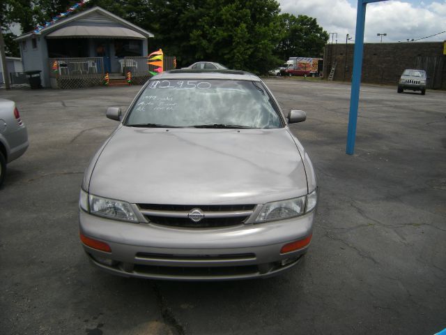 1999 Nissan Maxima SE