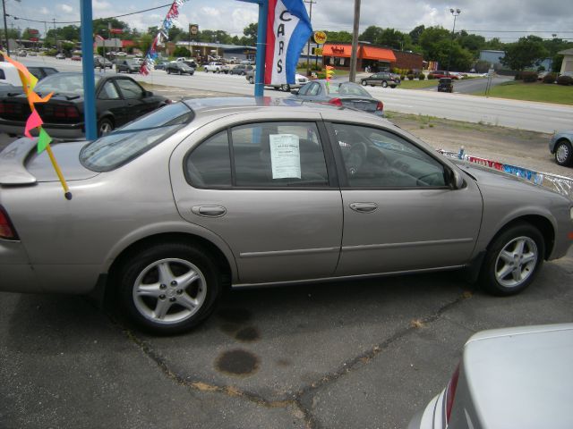 1999 Nissan Maxima SE