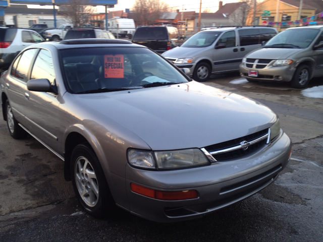 1999 Nissan Maxima 3.0 Quattro