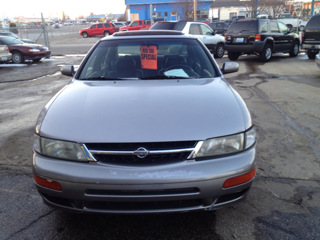 1999 Nissan Maxima 3.0 Quattro