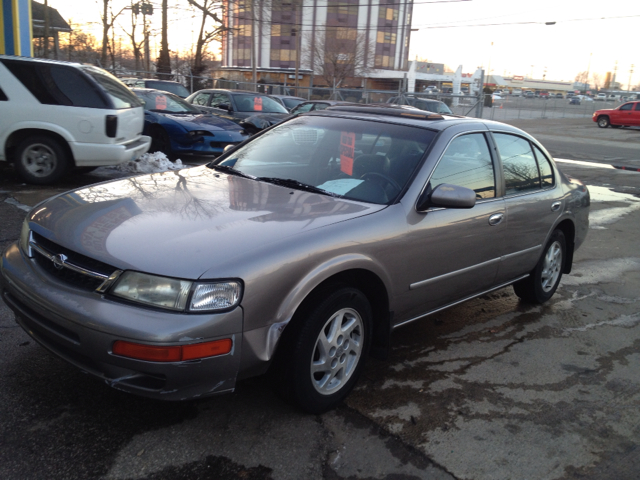 1999 Nissan Maxima 3.0 Quattro