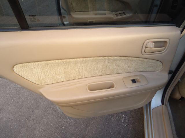 1999 Nissan Maxima 3.0 Quattro