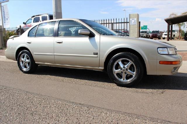 1999 Nissan Maxima Ltd - Htd Leather Moonroof