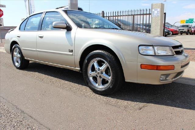1999 Nissan Maxima Ltd - Htd Leather Moonroof