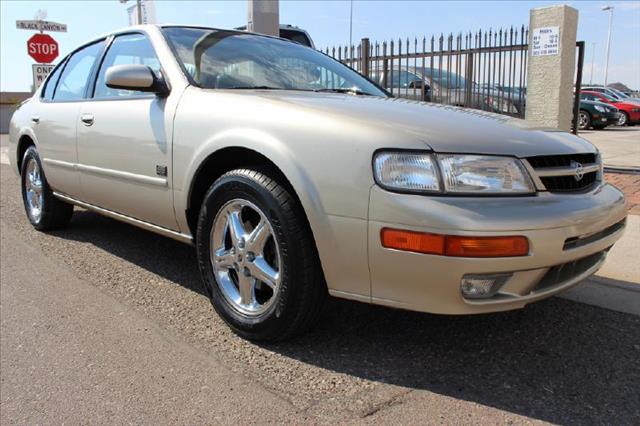1999 Nissan Maxima Ltd - Htd Leather Moonroof