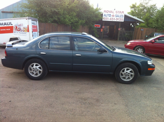 1999 Nissan Maxima 3.0 Quattro