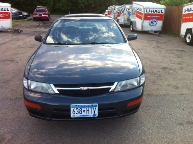 1999 Nissan Maxima 3.0 Quattro