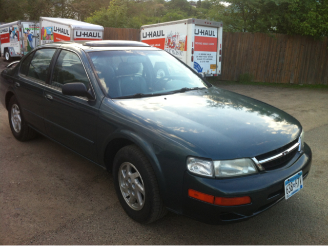 1999 Nissan Maxima 3.0 Quattro