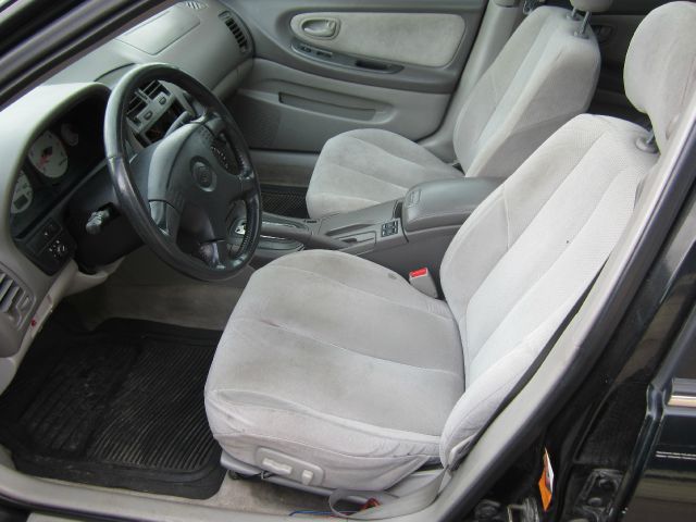 2000 Nissan Maxima SE
