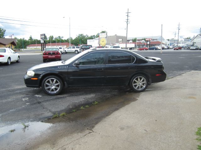 2000 Nissan Maxima SE