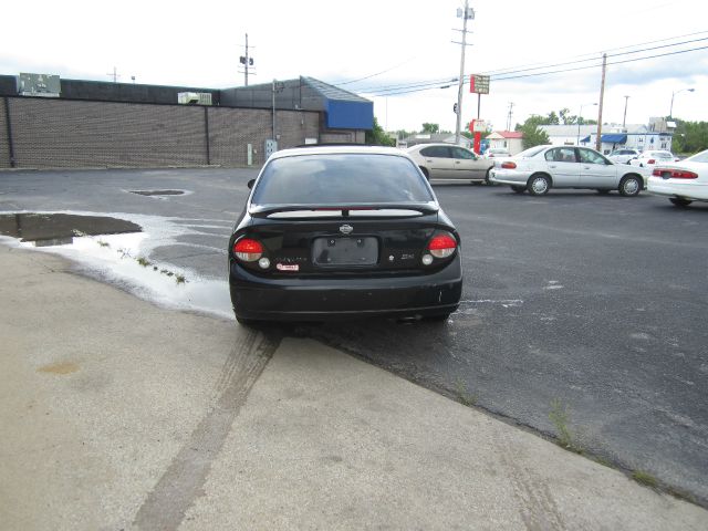 2000 Nissan Maxima SE