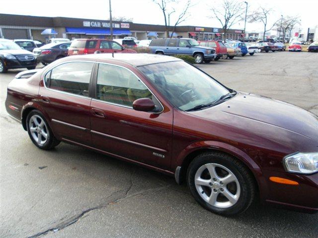 2000 Nissan Maxima 4dr Sdn V6 Auto SE