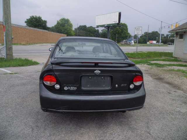 2000 Nissan Maxima SE