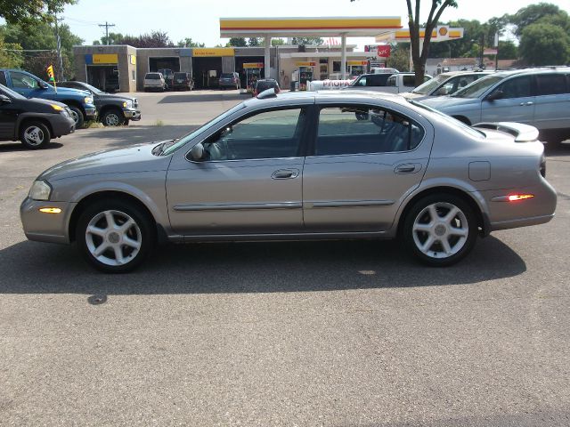 2000 Nissan Maxima LS Extended