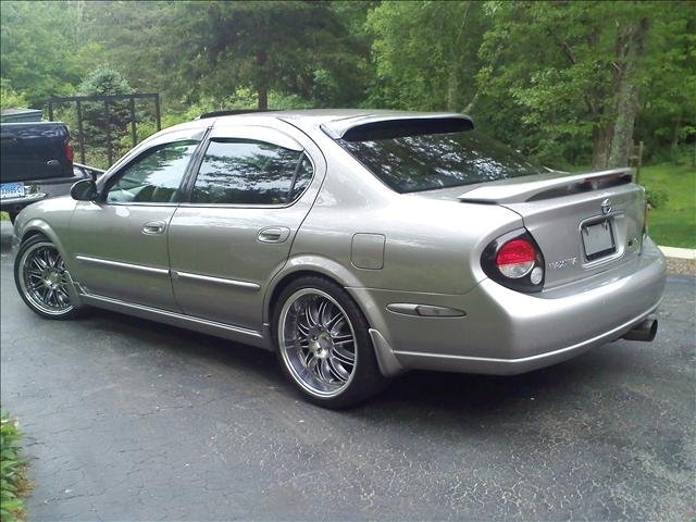 2000 Nissan Maxima Unlimited Sahara Sport Utility