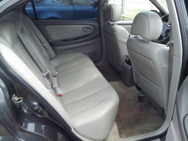 2000 Nissan Maxima SE
