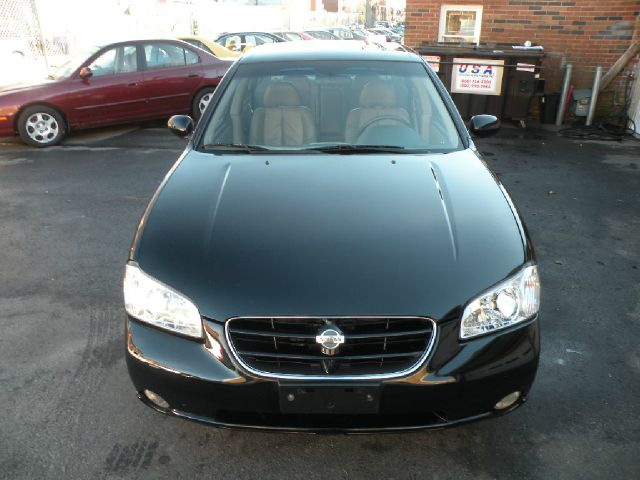 2000 Nissan Maxima SE