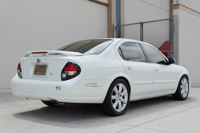 2000 Nissan Maxima SE