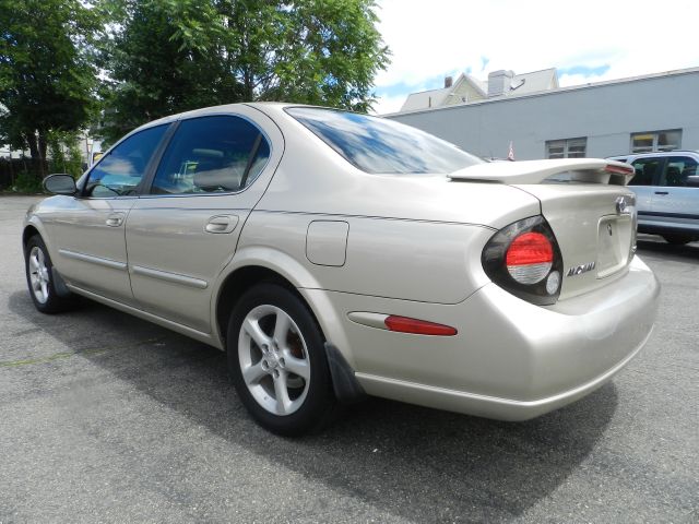 2000 Nissan Maxima SE