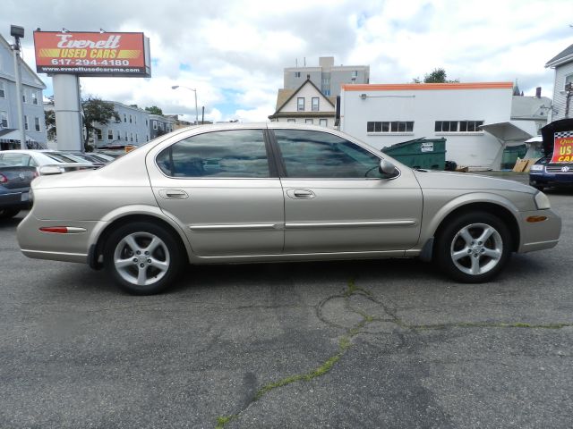 2000 Nissan Maxima SE