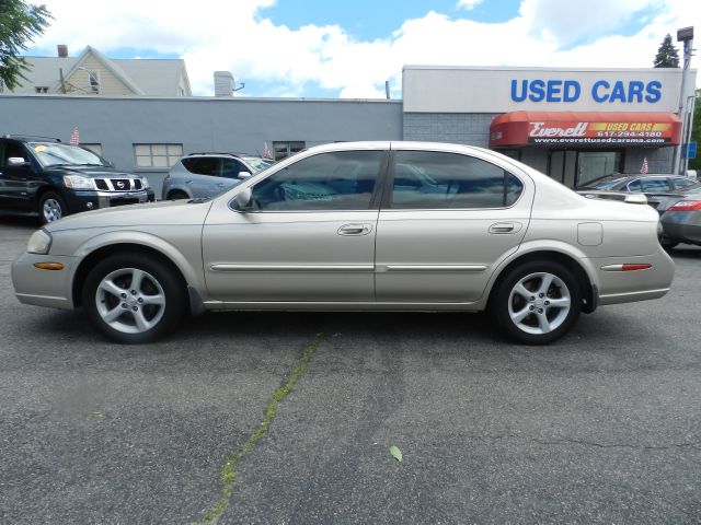 2000 Nissan Maxima SE