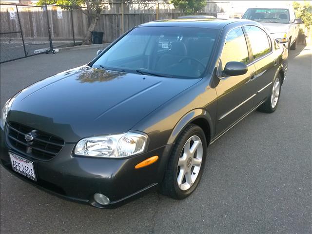 2000 Nissan Maxima SE