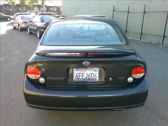 2000 Nissan Maxima SE
