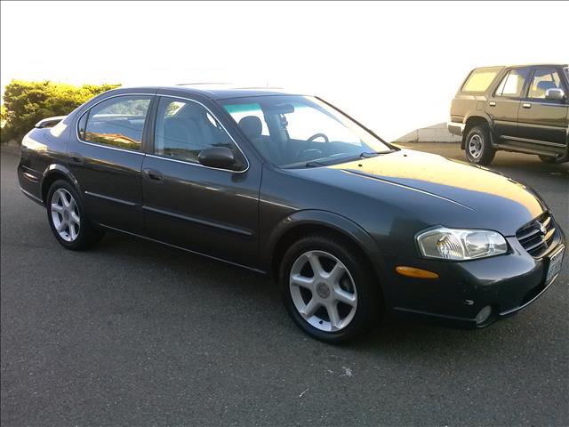 2000 Nissan Maxima SE