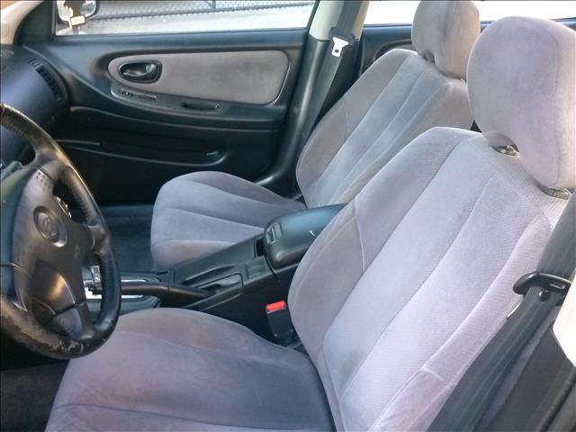 2000 Nissan Maxima SE