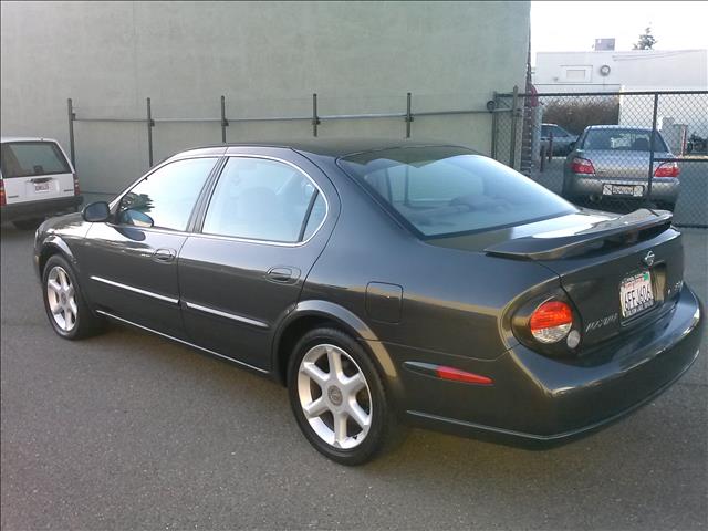 2000 Nissan Maxima SE