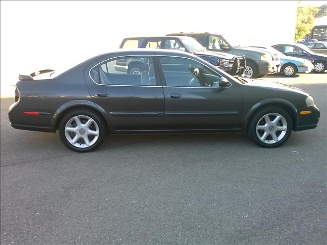 2000 Nissan Maxima SE