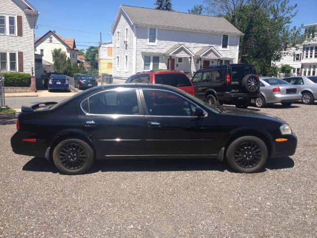 2000 Nissan Maxima SE