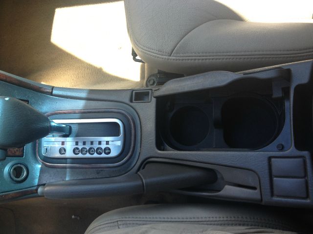 2000 Nissan Maxima SE