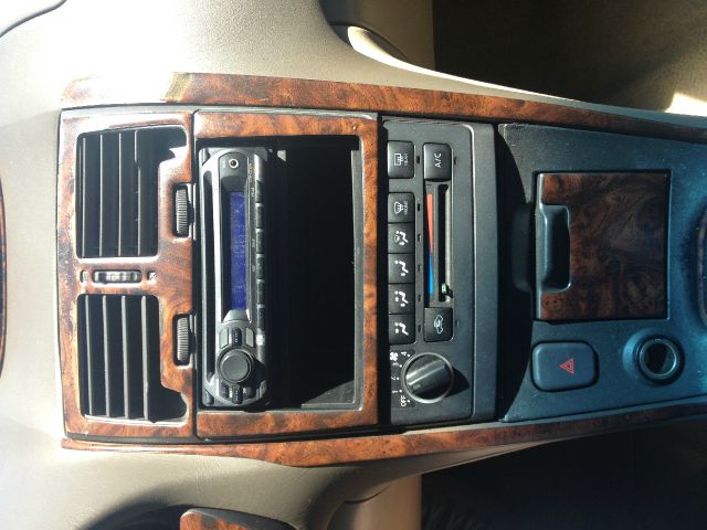 2000 Nissan Maxima SE