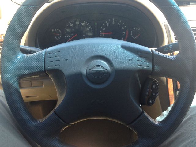 2000 Nissan Maxima SE