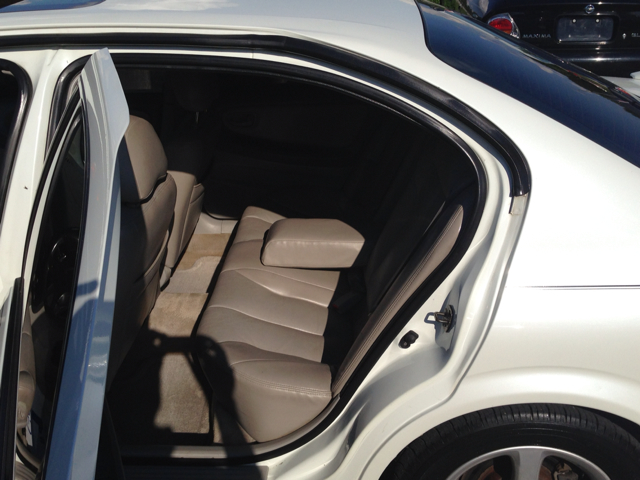 2000 Nissan Maxima SE