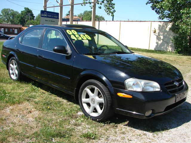 2000 Nissan Maxima SE