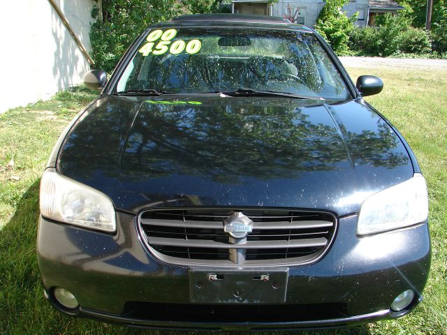 2000 Nissan Maxima SE