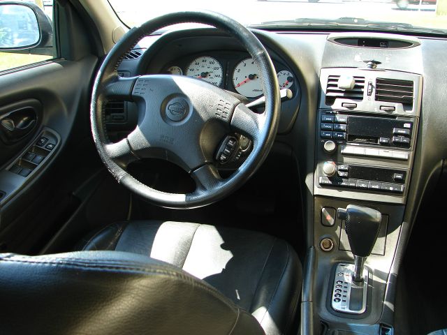 2000 Nissan Maxima SE