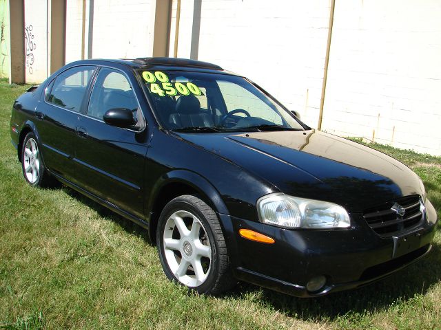 2000 Nissan Maxima SE