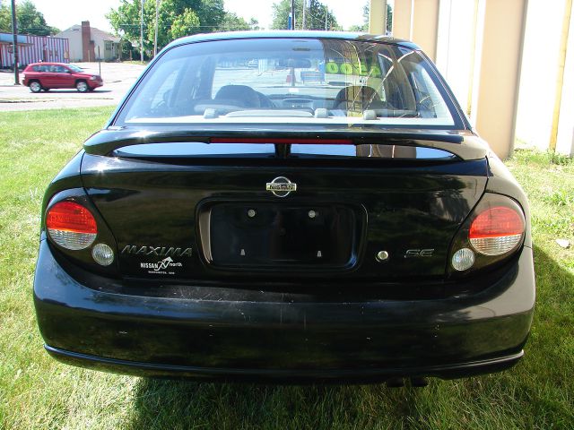 2000 Nissan Maxima SE