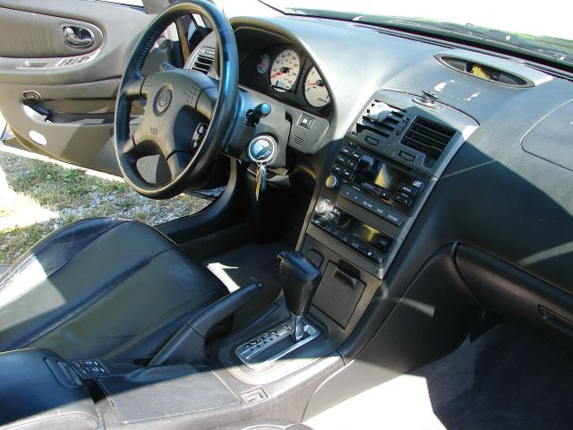 2000 Nissan Maxima SE
