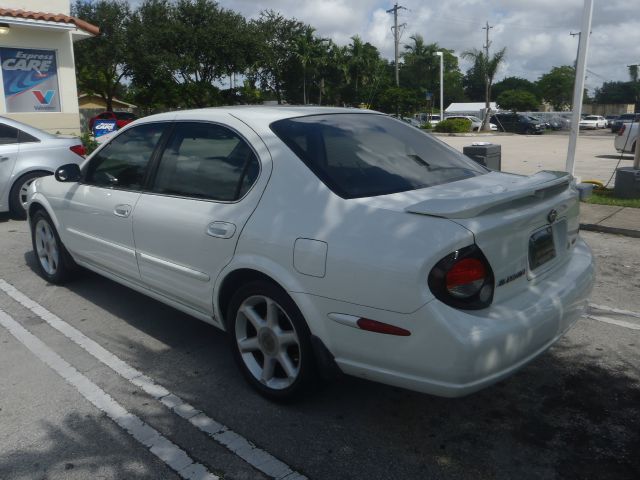 2000 Nissan Maxima SE