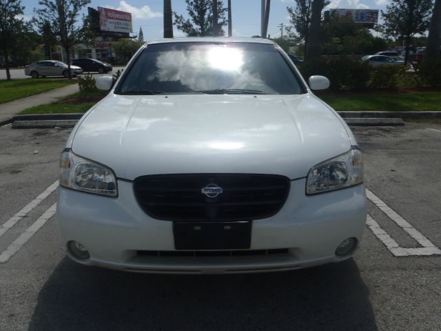 2000 Nissan Maxima SE
