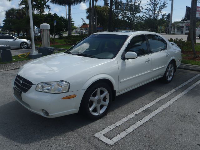 2000 Nissan Maxima SE